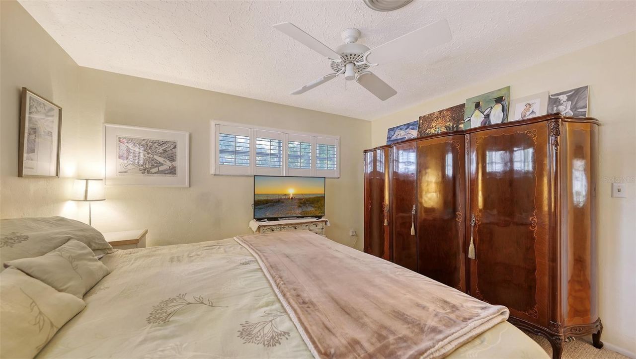 1672 Shoreland Drive, Sarasota, FL 34239 Photo