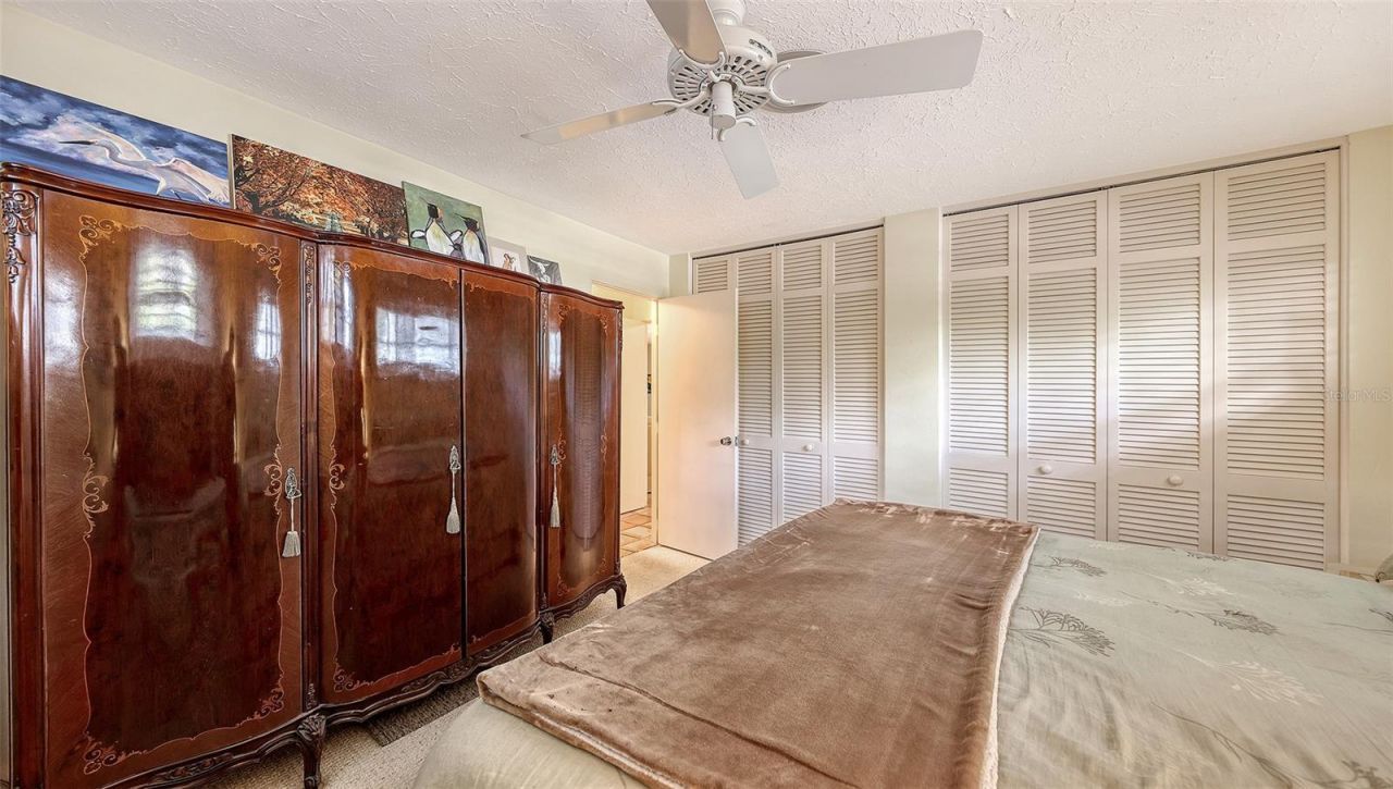 1672 Shoreland Drive, Sarasota, FL 34239 Photo