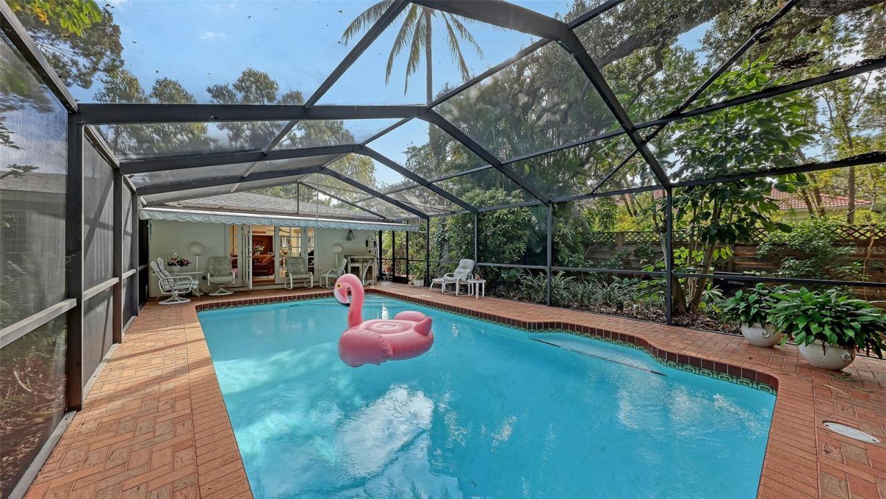 1672 Shoreland Drive, Sarasota, FL 34239 Photo