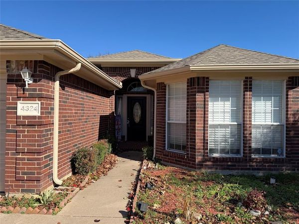 4324 Stone Hollow Way, Fort Worth, TX 76040