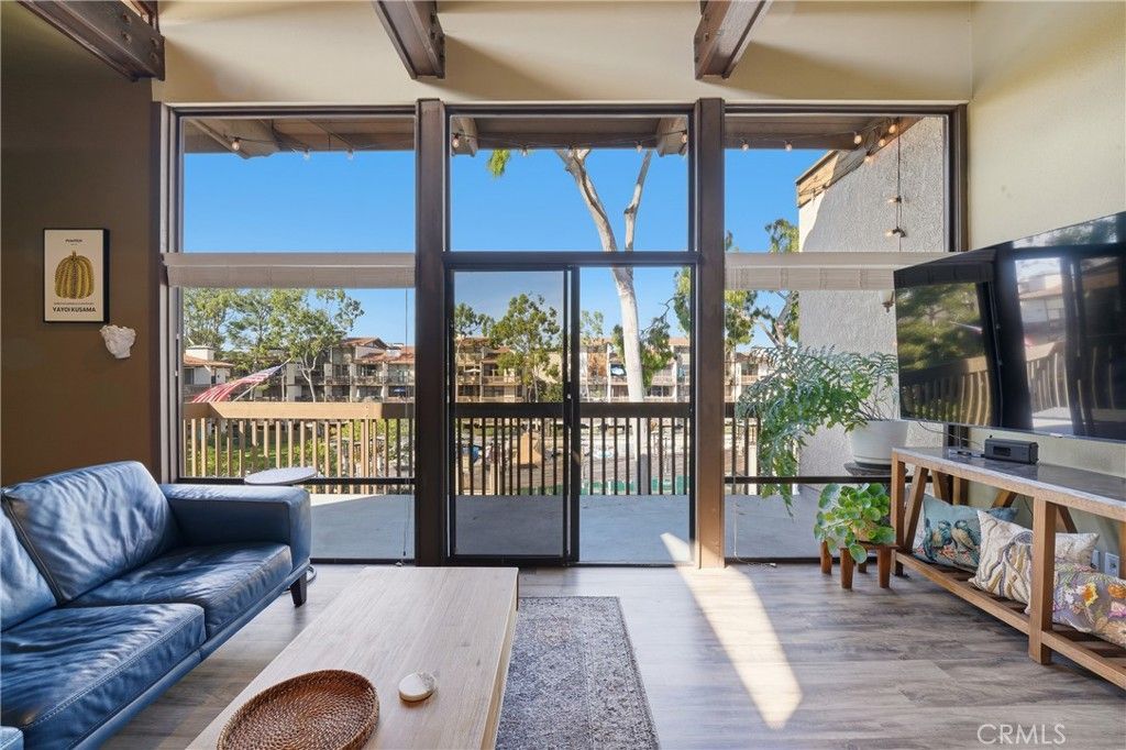 8321 Marina Pacifica N, Long Beach, CA 90803 Main Photo