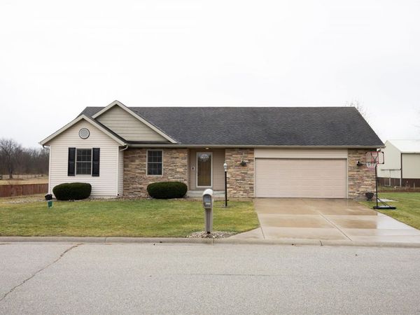 67680 Patricia Drive, Millersburg, IN 46543