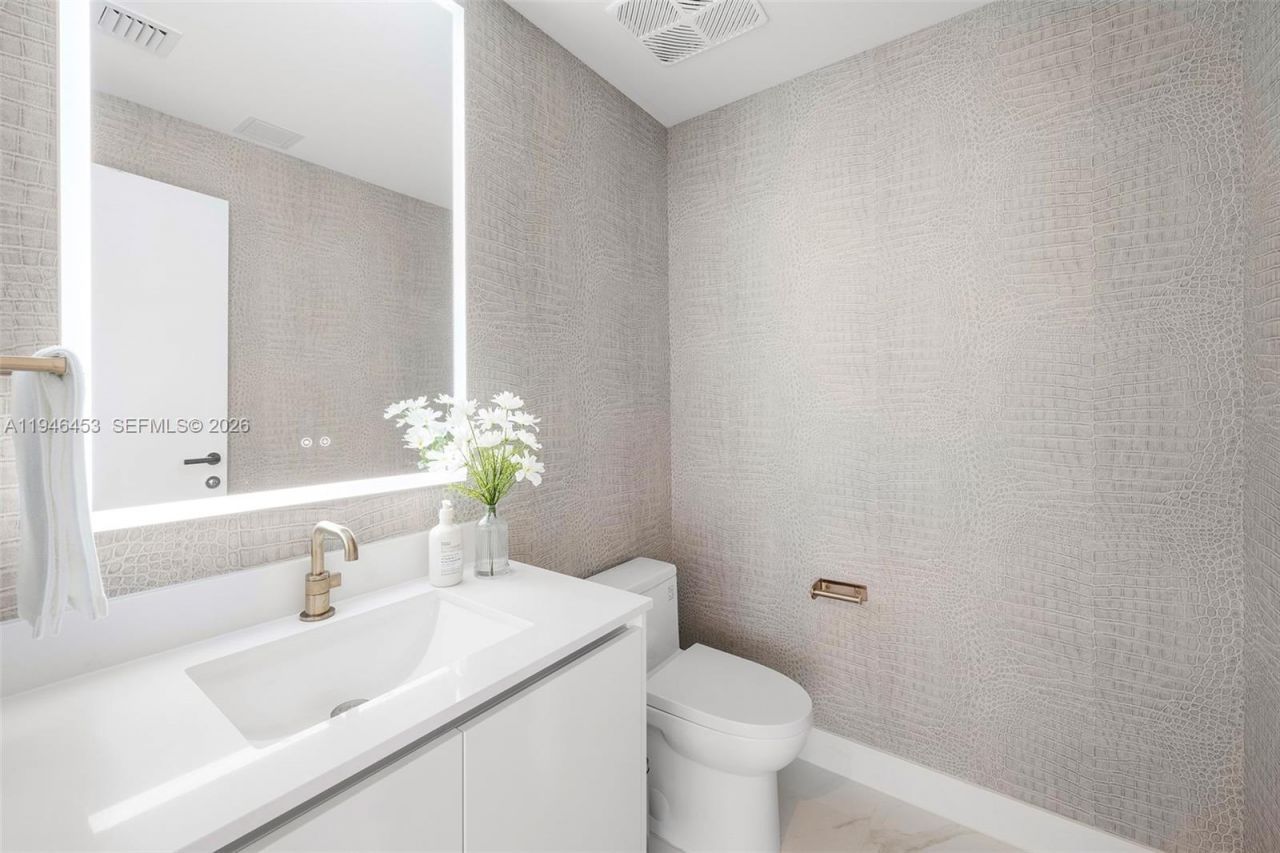 700 NE 24th Street, Unit 1601, Miami, FL 33137 Photo