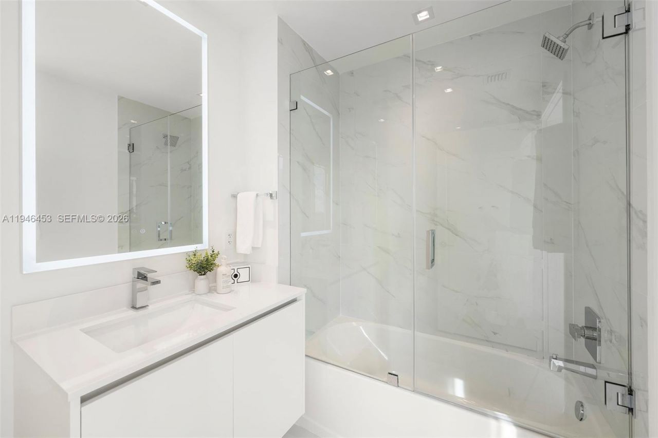 700 NE 24th Street, Unit 1601, Miami, FL 33137 Photo