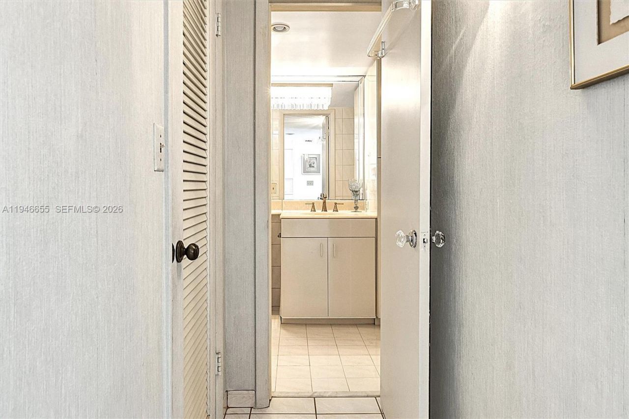 3010 Marcos Dr, Unit R311, Aventura, FL 33160 Photo