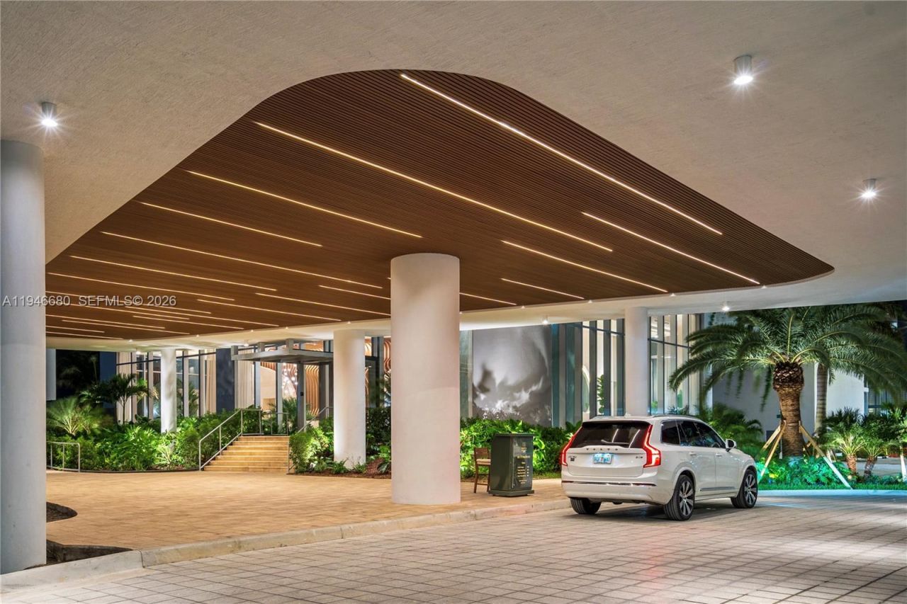 700 NE 24th Street, Unit 3202, Miami, FL 33137 Photo