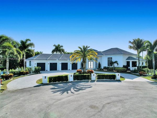 11400 NW 7th St , Plantation, FL 33325