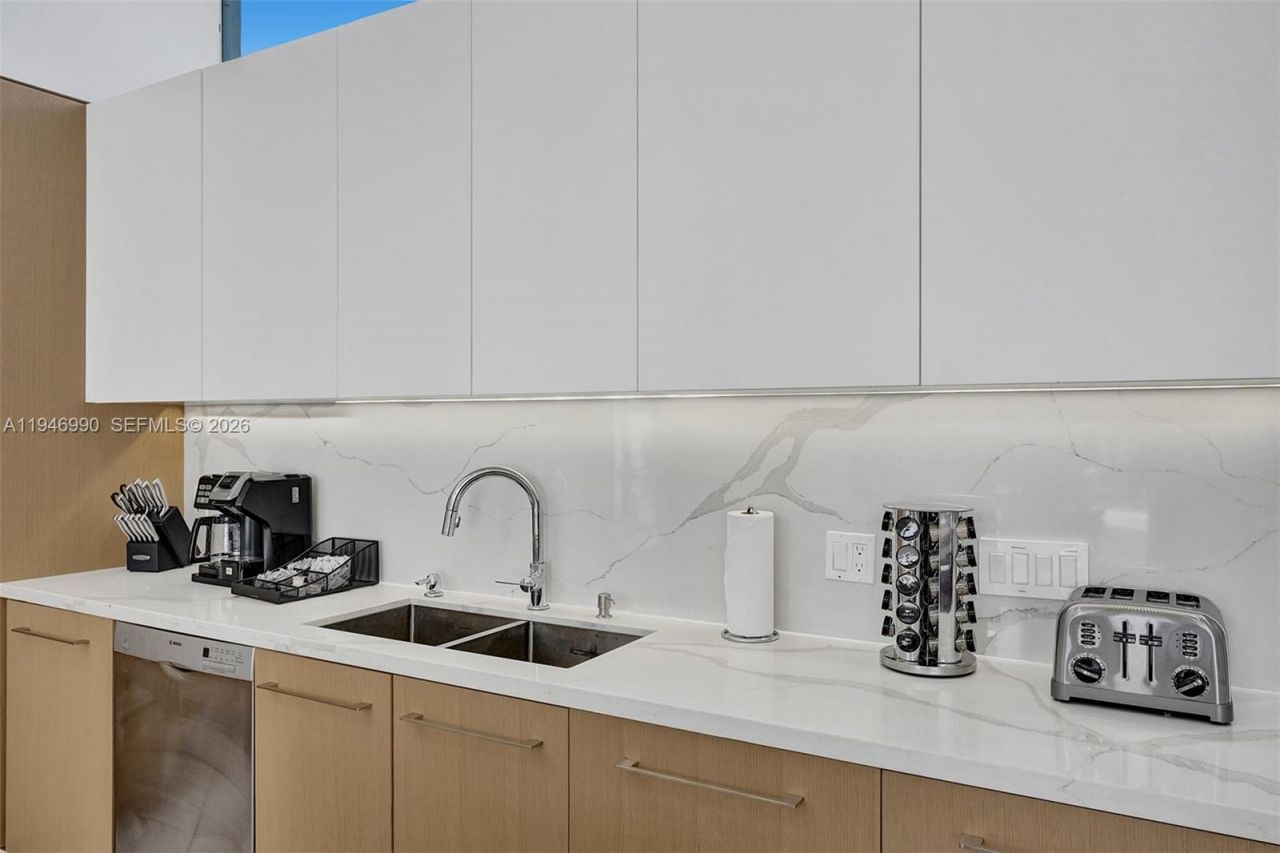 11400 NW 7th St , Plantation, FL 33325 Photo