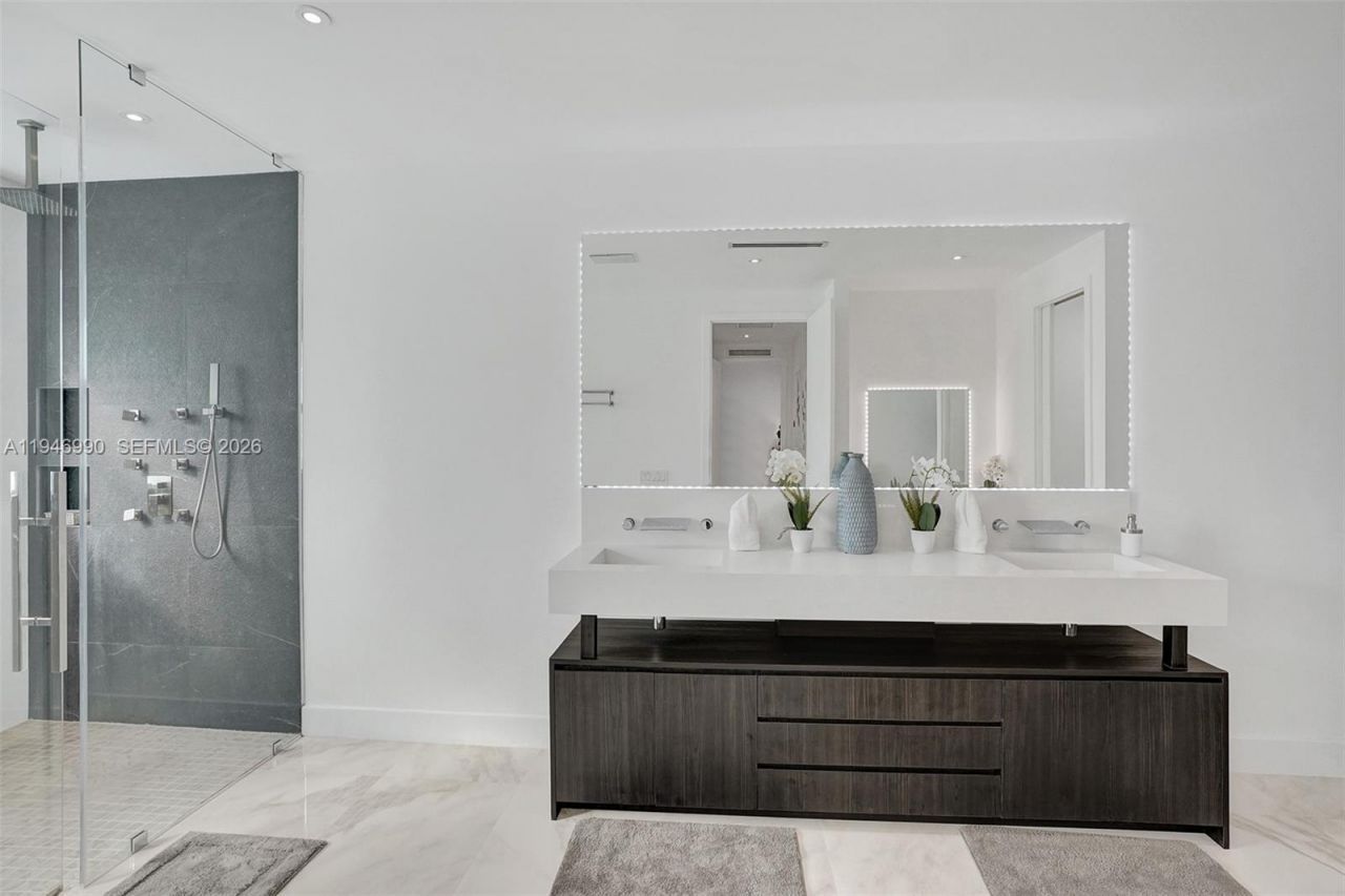 11400 NW 7th St , Plantation, FL 33325 Photo