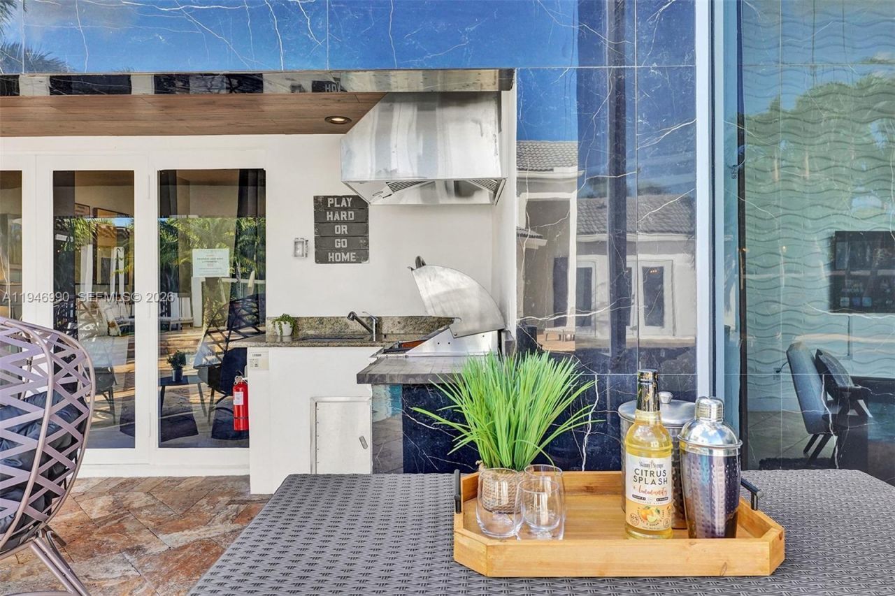 11400 NW 7th St , Plantation, FL 33325 Photo