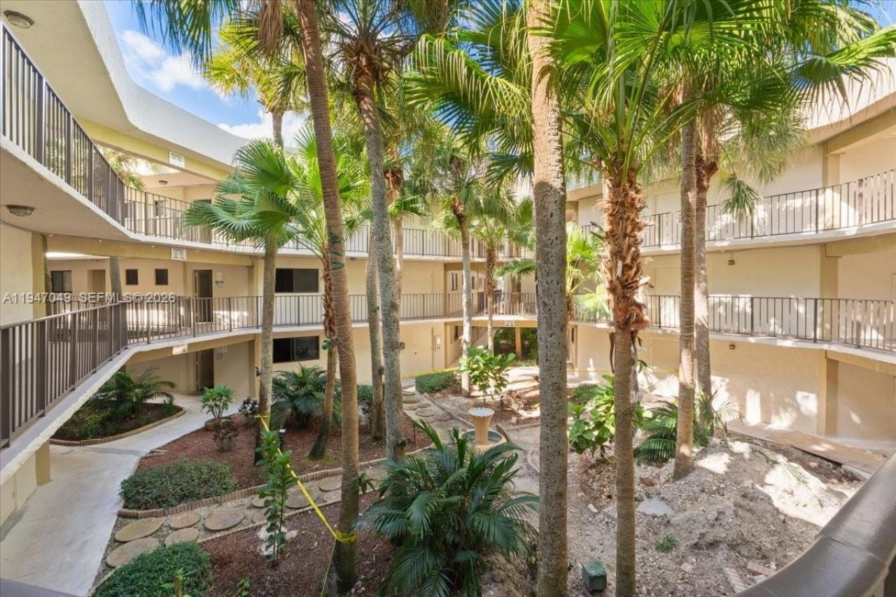 8075 SW 107th Ave, Unit 221, Miami, FL 33173 Photo