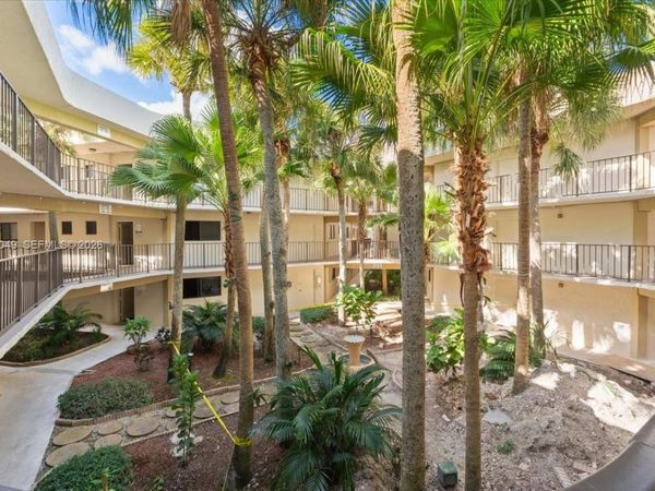 8075 SW 107th Ave, Unit 221, Miami, FL 33173