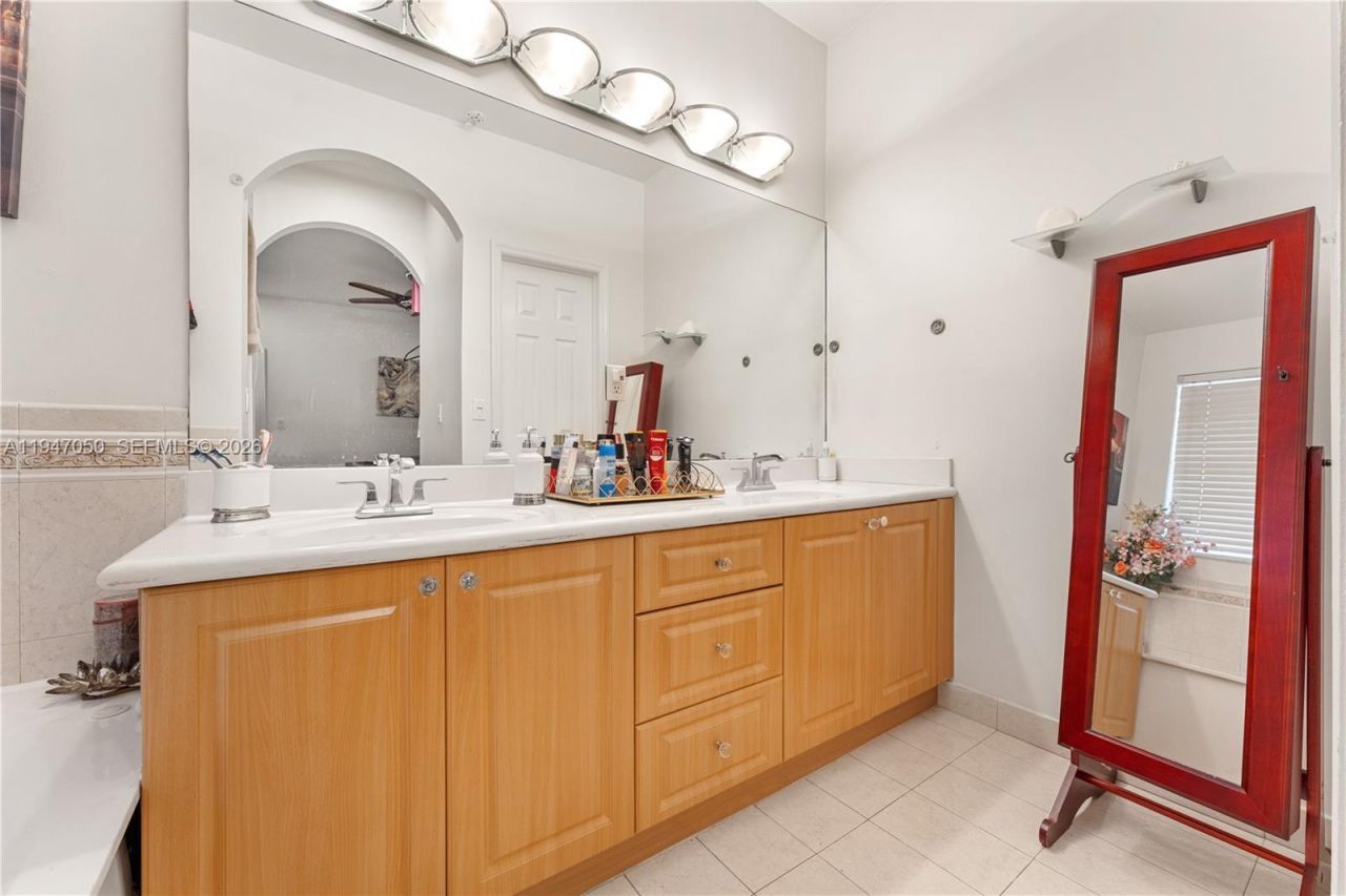 20032 SW 128th Ct, Miami, FL 33177 Photo