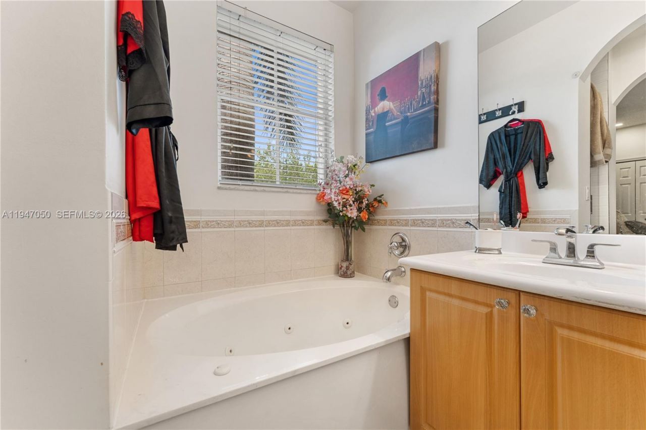 20032 SW 128th Ct, Miami, FL 33177 Photo