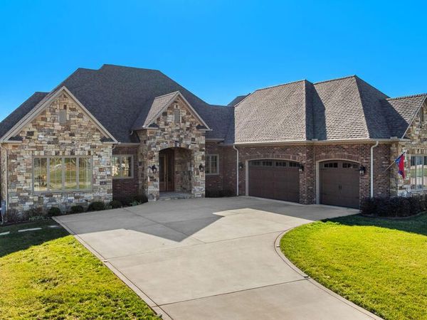 511 Commodore Drive, Lenoir City, TN 37772
