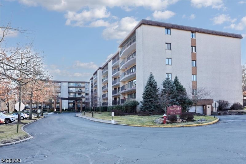 521 Piermont Ave, River Vale, NJ 07675 Main Photo