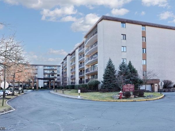 521 Piermont Ave, River Vale, NJ 07675