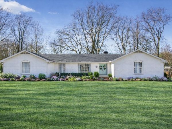 116 Lake Vista Dr, Hendersonville, TN 37075