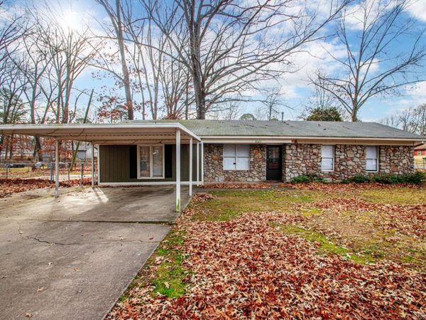 8005 Woodhaven Drive, Little Rock, AR 72209