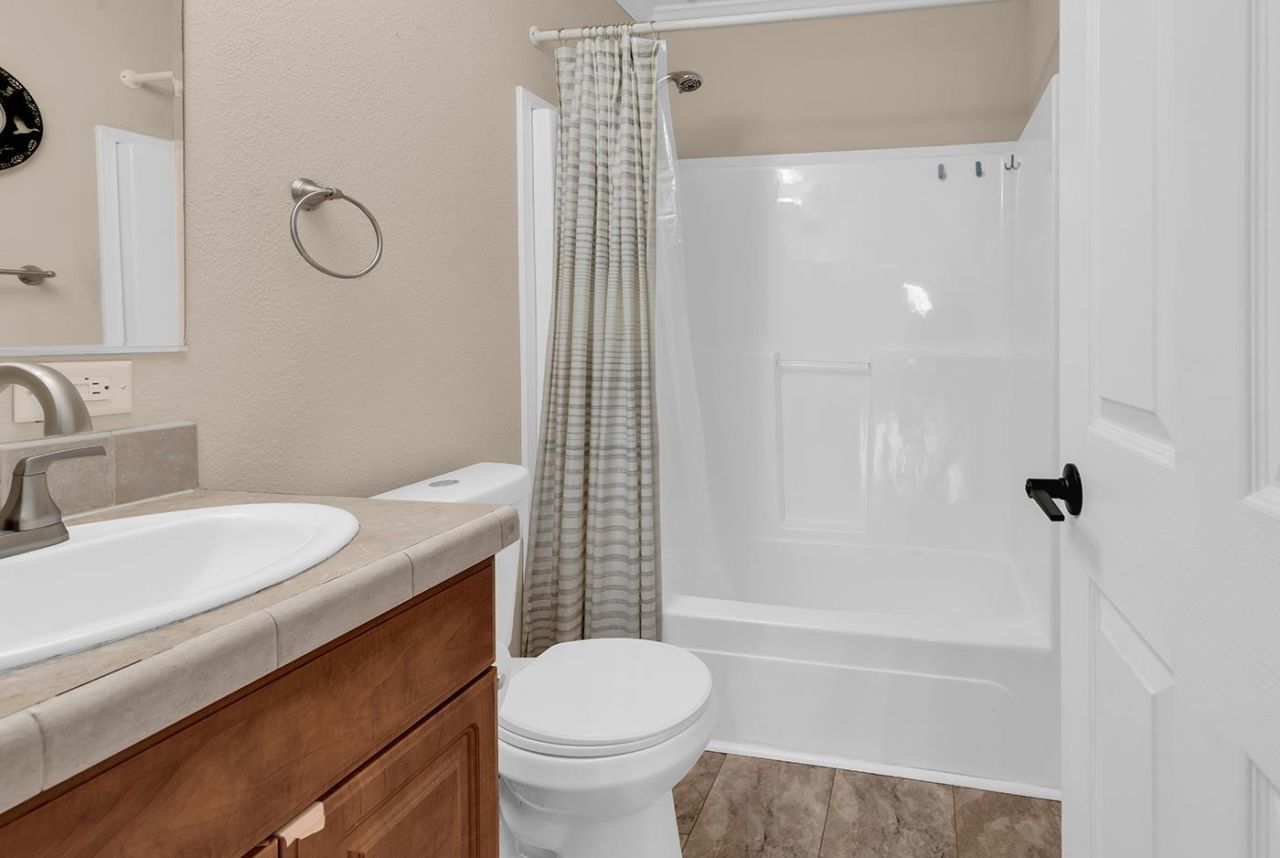 594 Woodholme Dr. Photo 11