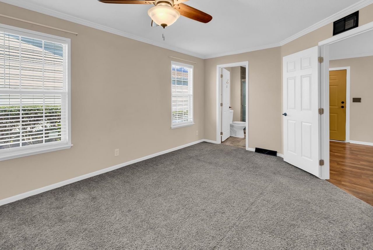 594 Woodholme Dr. Photo 15