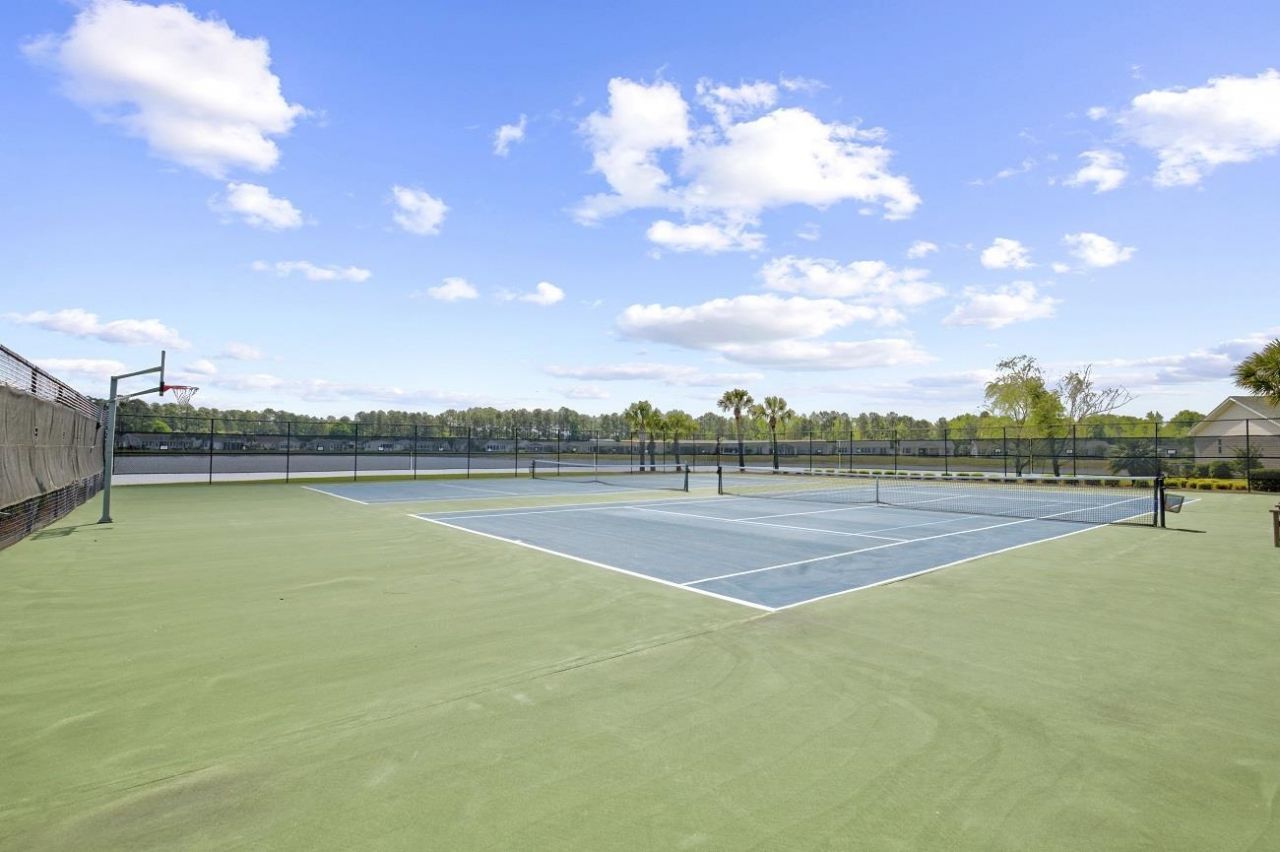 594 Woodholme Dr. Photo 37