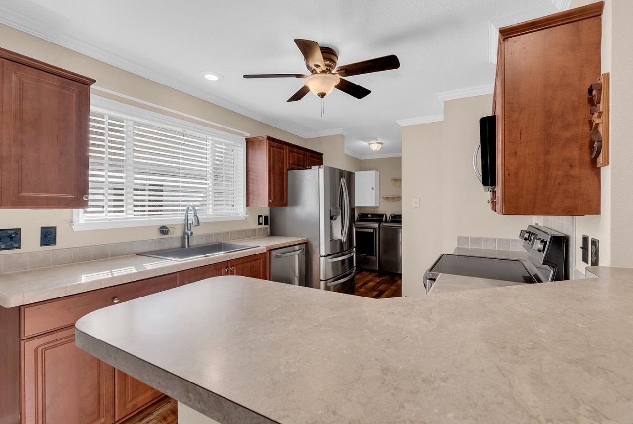 594 Woodholme Dr. Photo 5