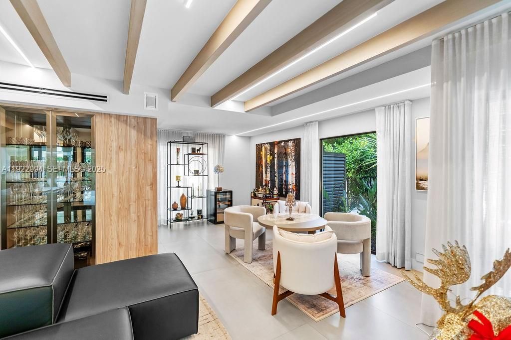 4095 Battersea Rd , Miami, FL 33133 Photo