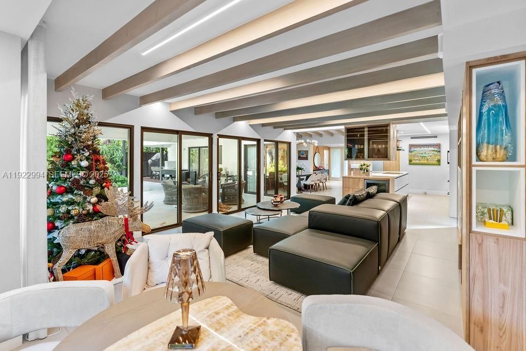 4095 Battersea Rd , Miami, FL 33133 Photo