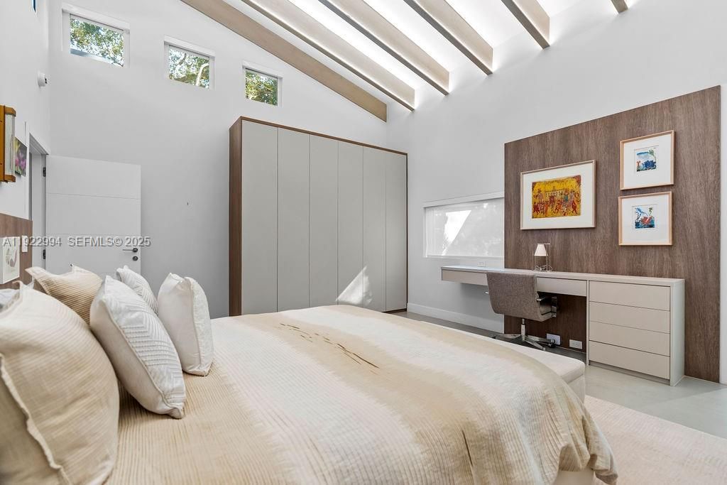 4095 Battersea Rd , Miami, FL 33133 Photo