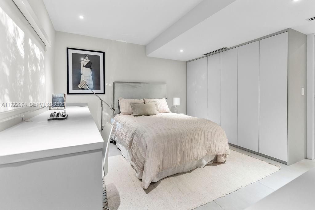 4095 Battersea Rd , Miami, FL 33133 Photo