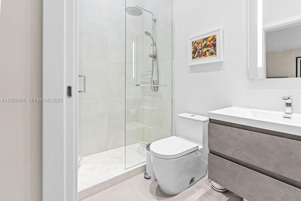 4095 Battersea Rd , Miami, FL 33133 Photo