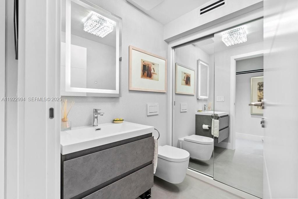 4095 Battersea Rd , Miami, FL 33133 Photo