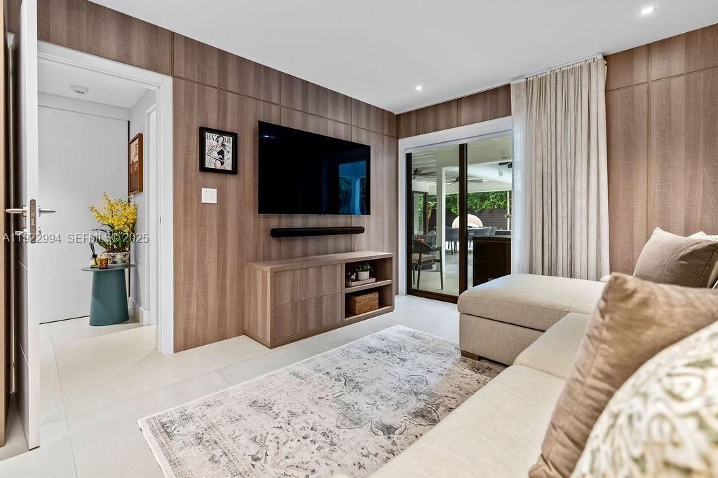 4095 Battersea Rd , Miami, FL 33133 Photo