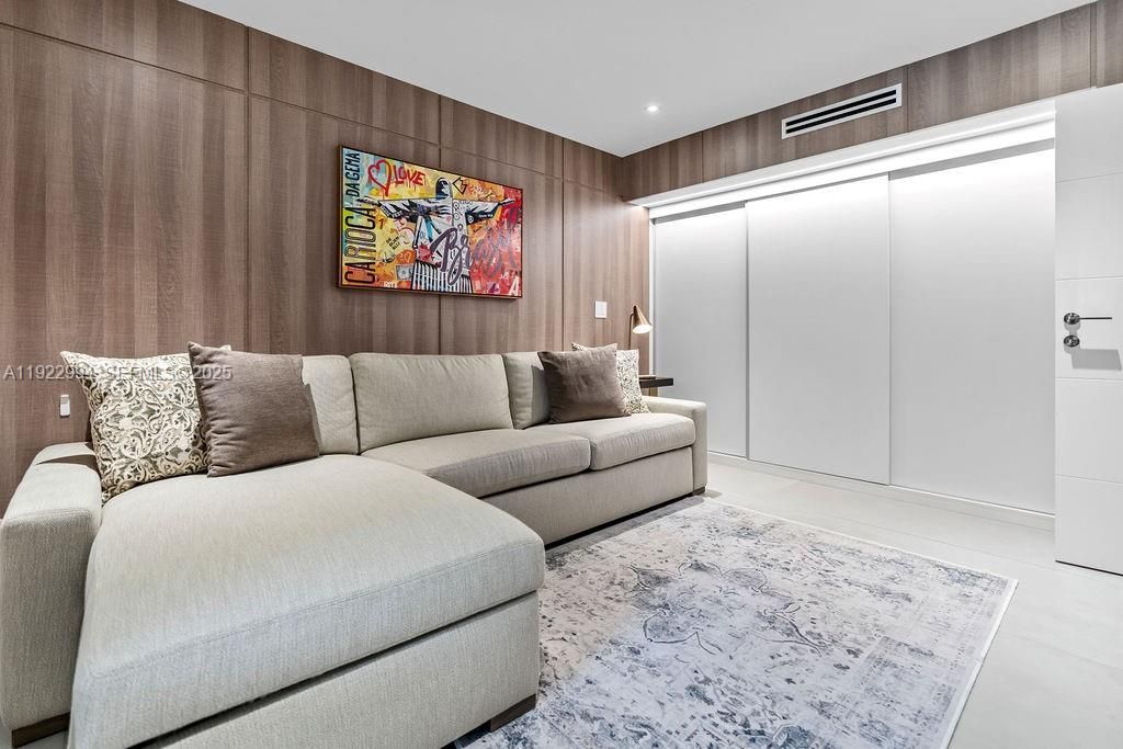 4095 Battersea Rd , Miami, FL 33133 Photo