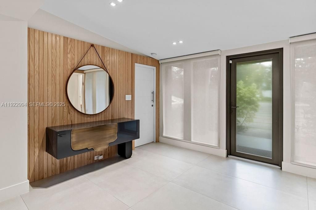 4095 Battersea Rd , Miami, FL 33133 Photo