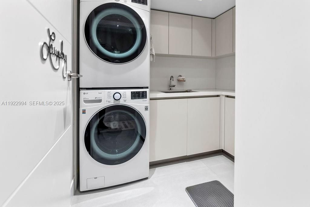 4095 Battersea Rd , Miami, FL 33133 Photo