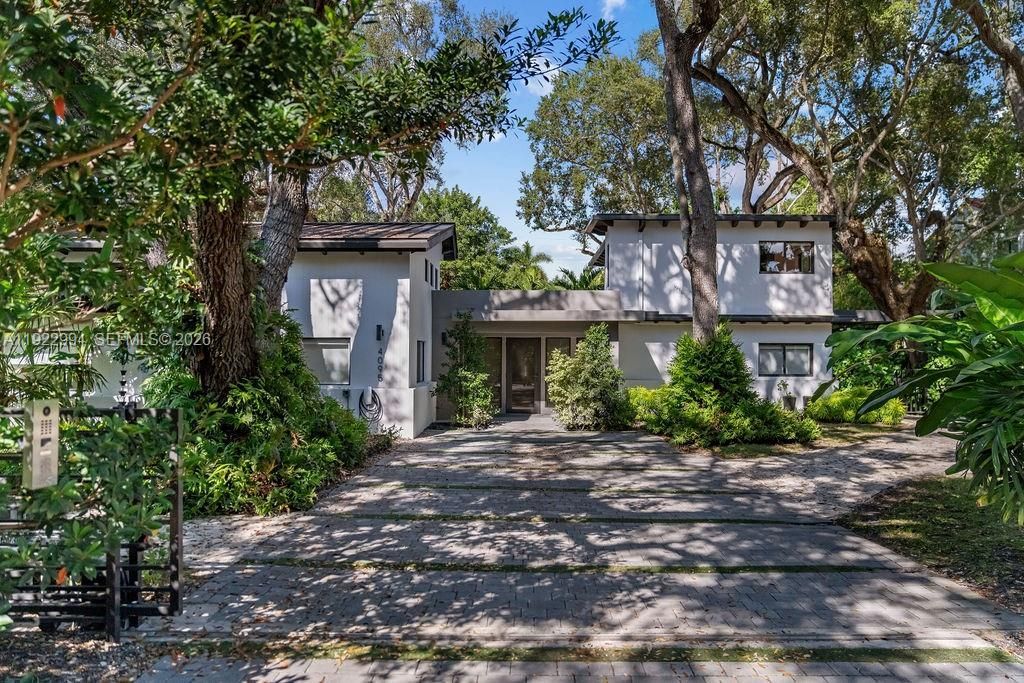 4095 Battersea Rd, Miami, FL 33133 Photo