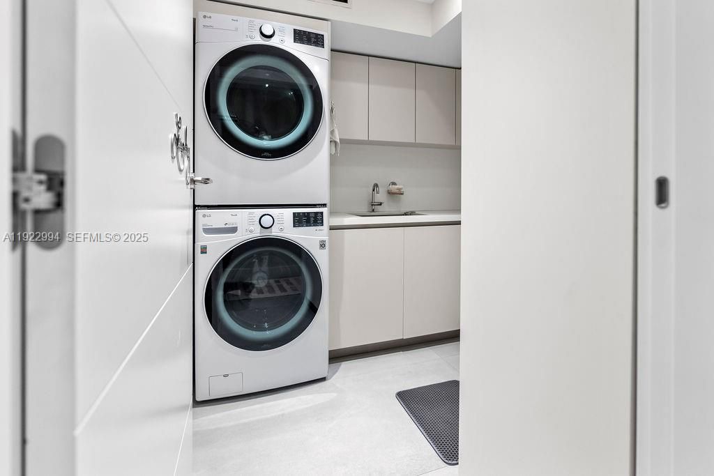 4095 Battersea Rd , Miami, FL 33133 Photo