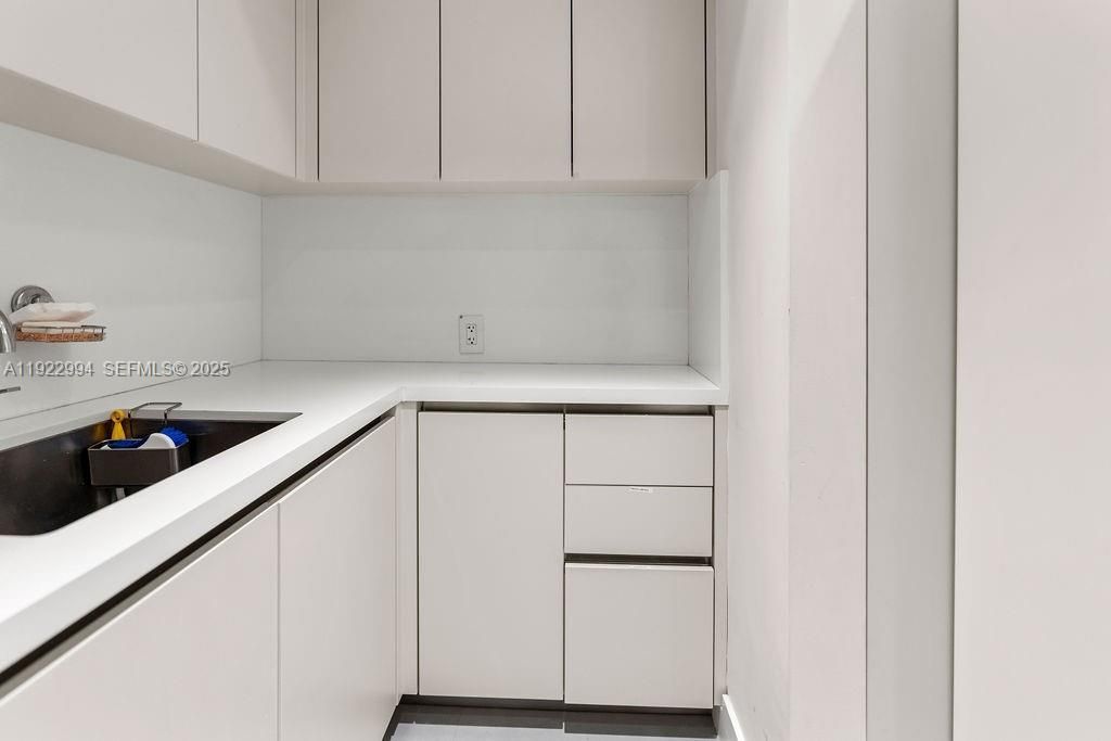 4095 Battersea Rd , Miami, FL 33133 Photo