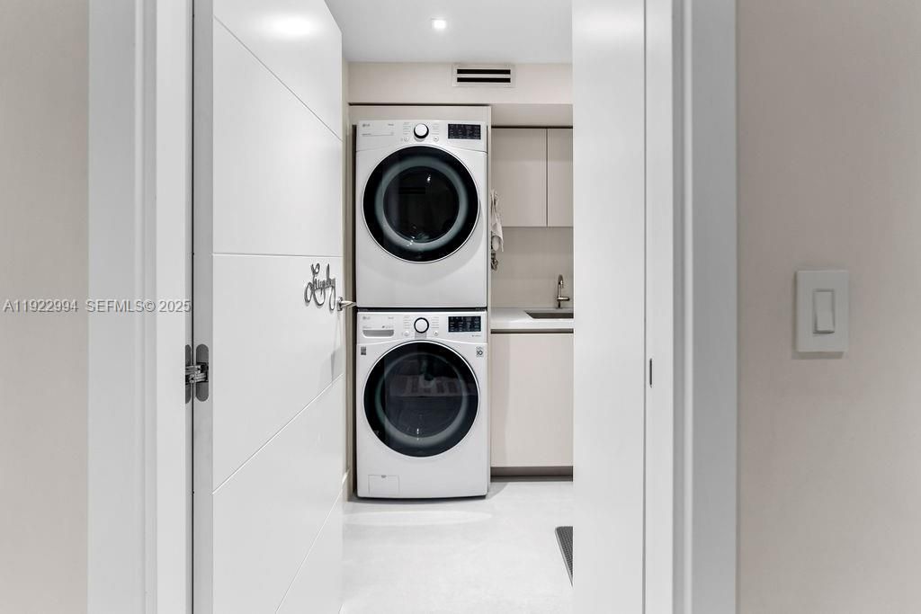 4095 Battersea Rd , Miami, FL 33133 Photo