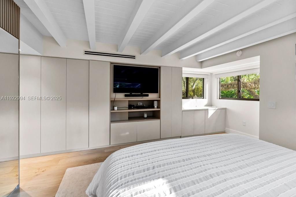 4095 Battersea Rd , Miami, FL 33133 Photo