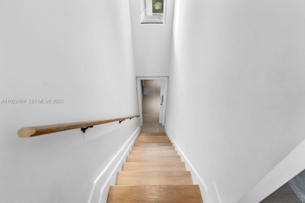 4095 Battersea Rd , Miami, FL 33133 Photo