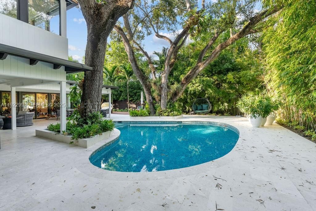 4095 Battersea Rd , Miami, FL 33133 Photo