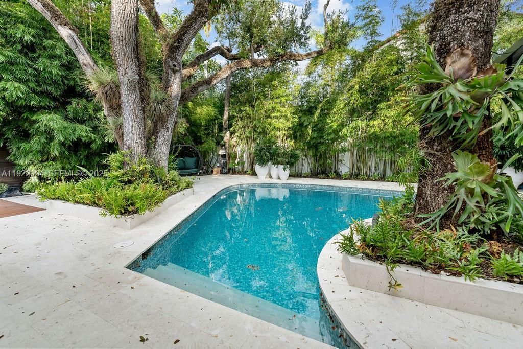 4095 Battersea Rd , Miami, FL 33133 Photo