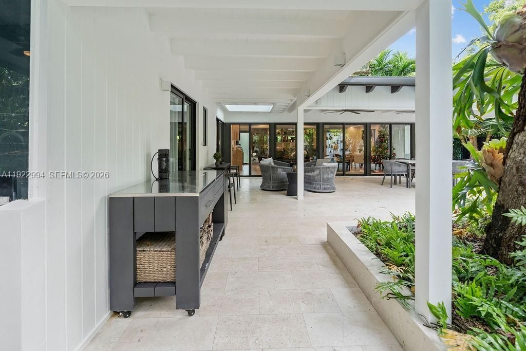 4095 Battersea Rd, Miami, FL 33133 Photo
