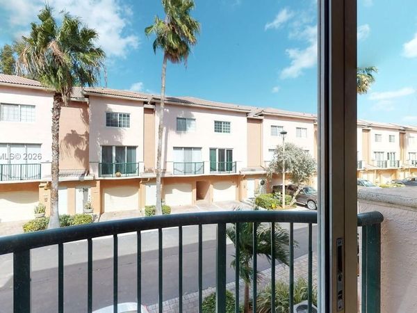 2107 SE 10th Ave, Unit 831, Fort Lauderdale, FL 33316