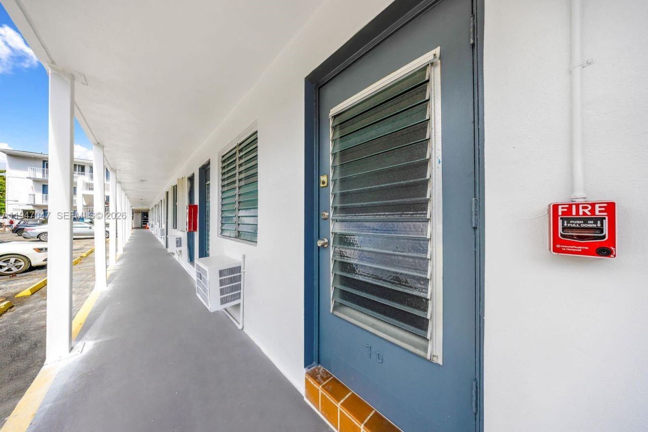 15610 NE 6th Ave, Unit 7D, Miami, FL 33162 Photo