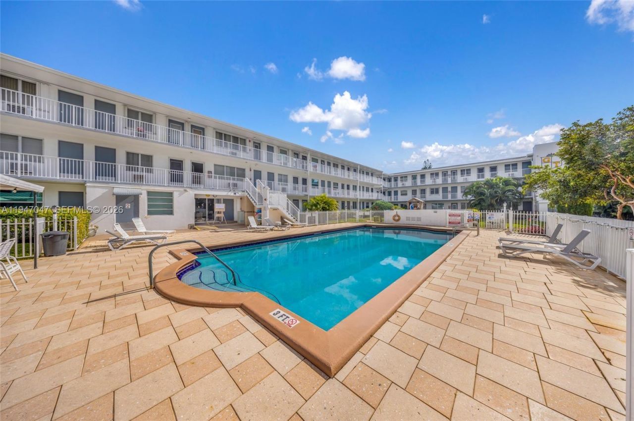 15610 NE 6th Ave, Unit 7D, Miami, FL 33162 Photo