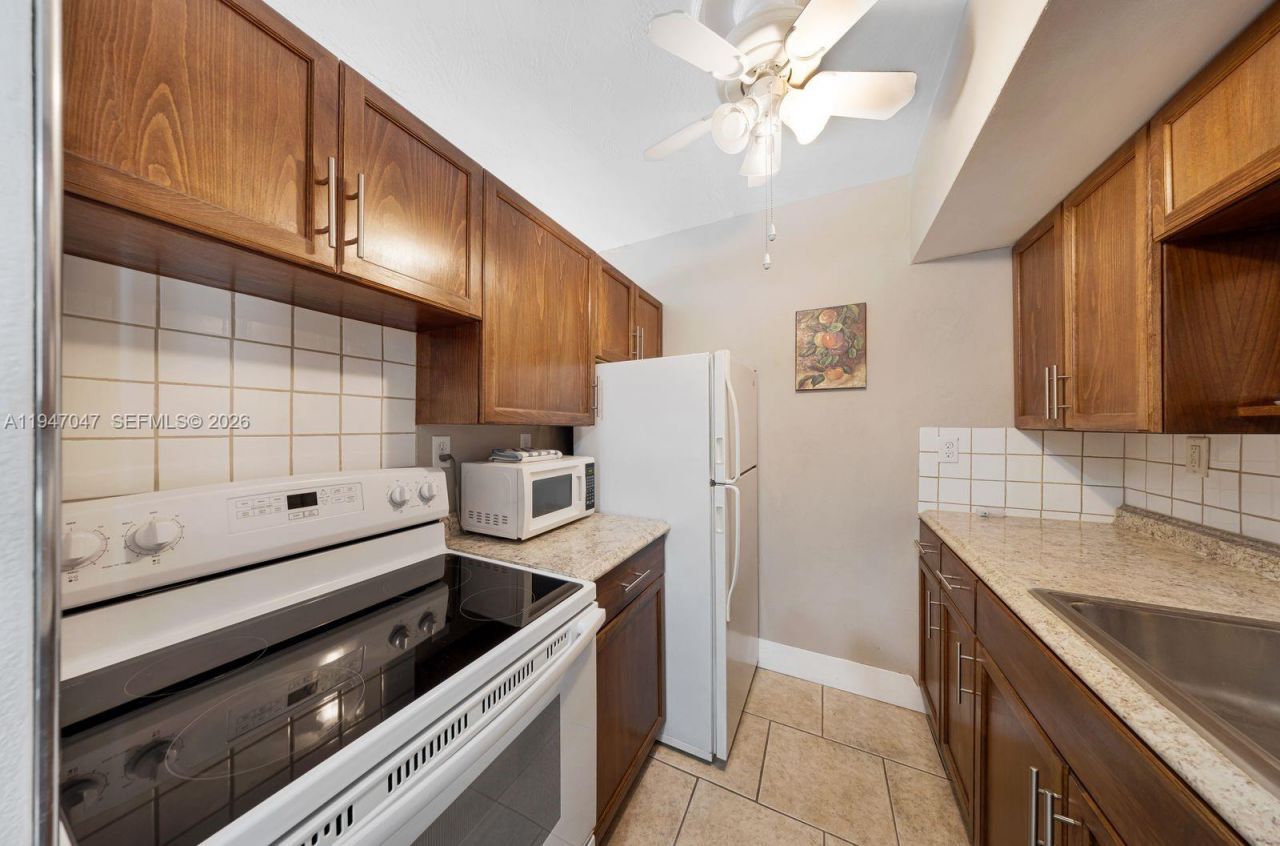 15610 NE 6th Ave, Unit 7D, Miami, FL 33162 Photo